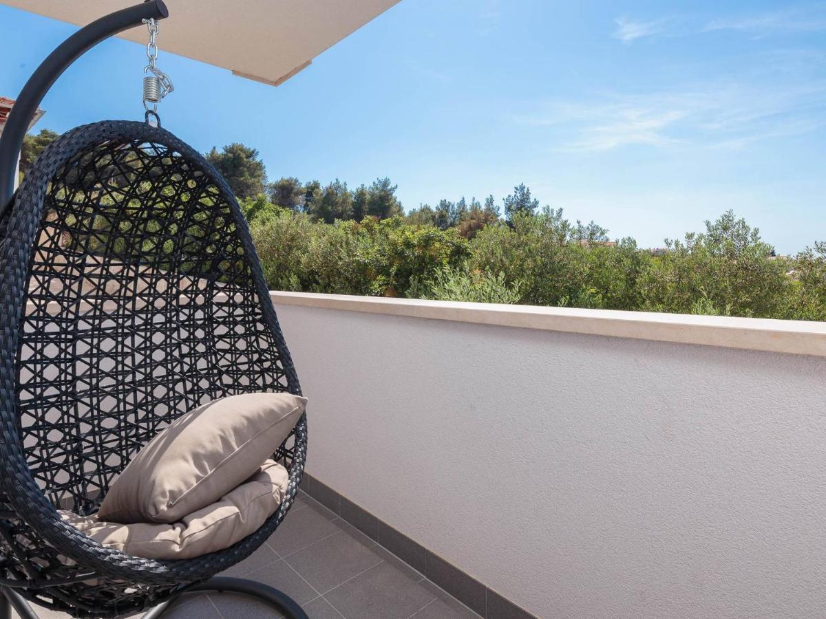 Apartment Lana St Supetar Bagian luar foto