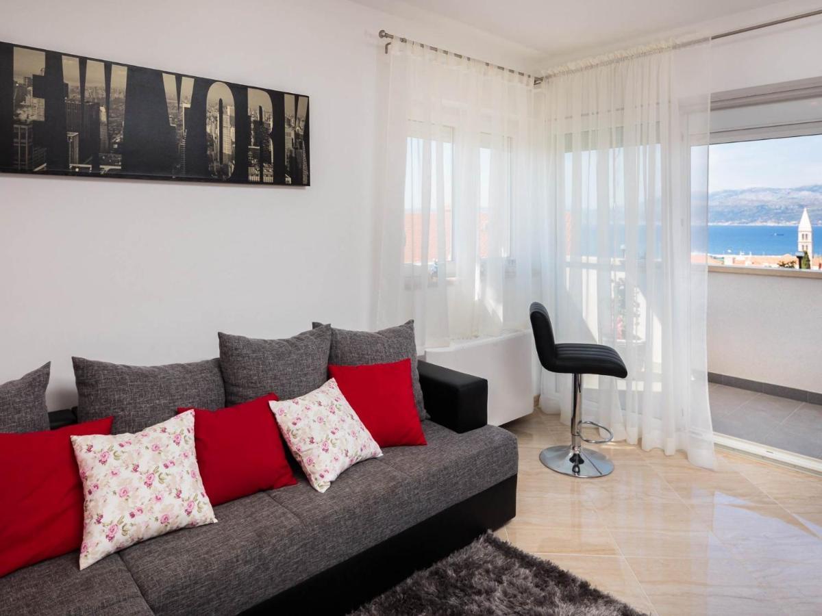 Apartment Lana St Supetar Bagian luar foto