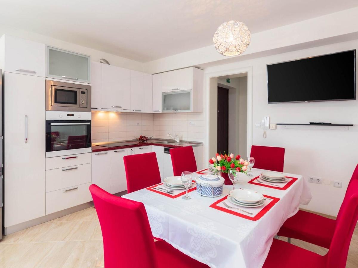 Apartment Lana St Supetar Bagian luar foto