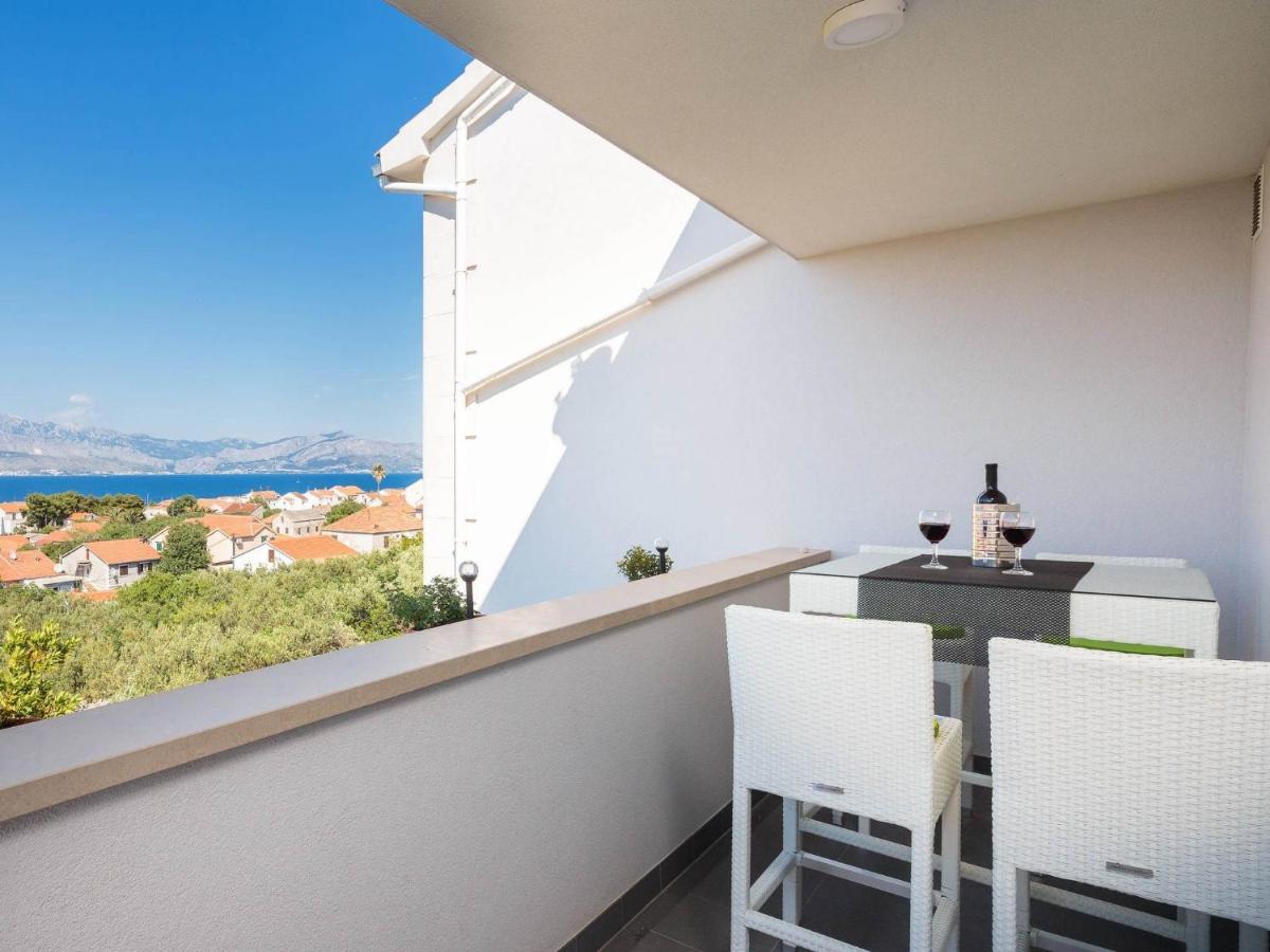 Apartment Lana St Supetar Bagian luar foto