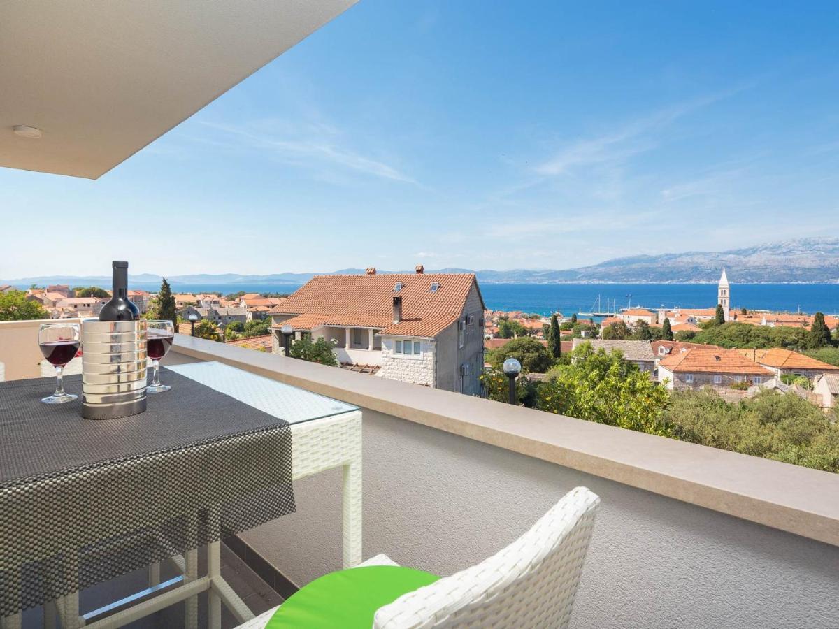 Apartment Lana St Supetar Bagian luar foto